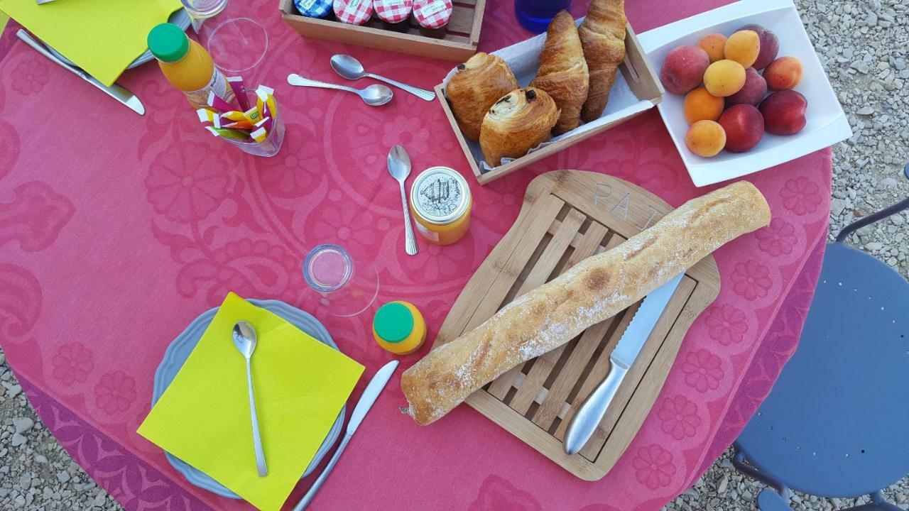 Campagne Ceres Bed & Breakfast Le Puy-Sainte-Réparade Eksteriør bilde